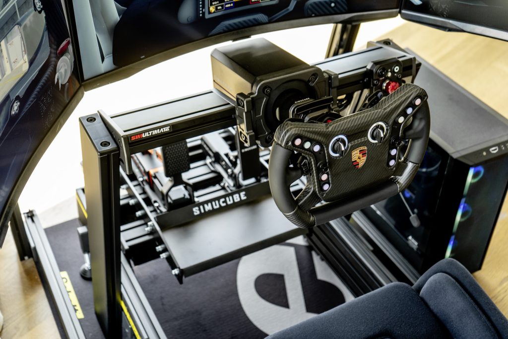 High-End GT Ready2Race Simulator - 8