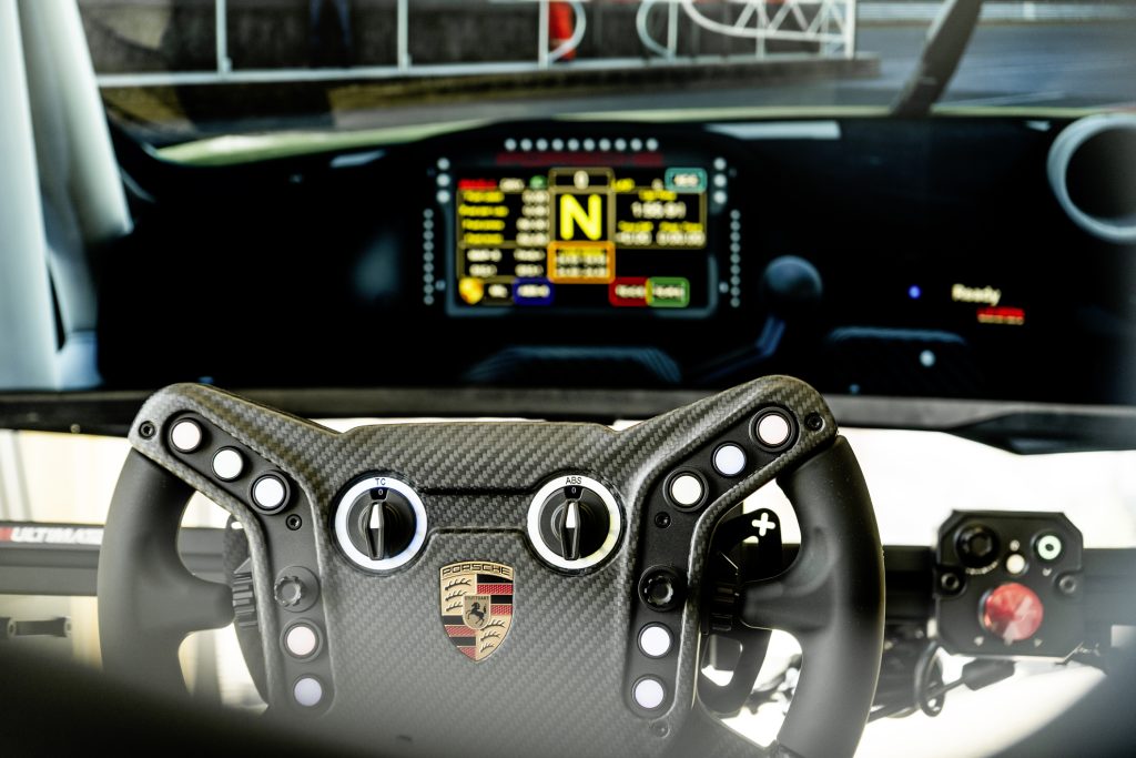 High-End GT Ready2Race Simulator - 9