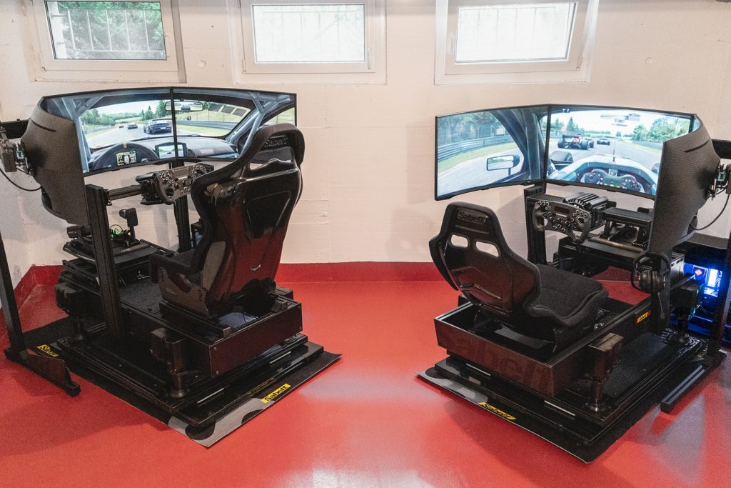 High-End Formula 5‑DOF Motion Ready2Race Simulator - 6