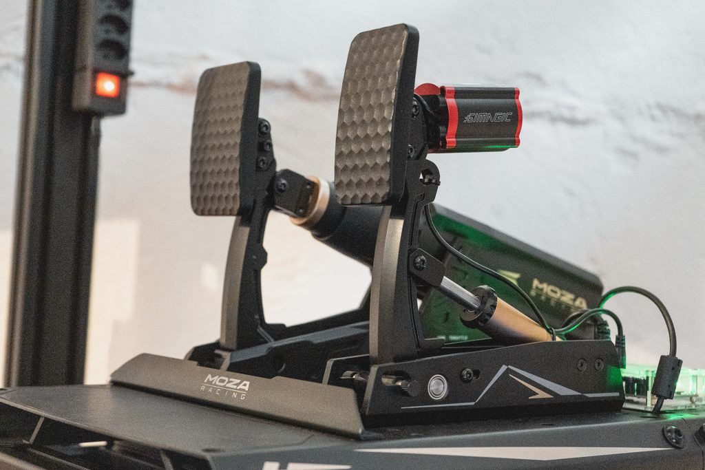 High-End Formula 5‑DOF Motion Ready2Race Simulator - 8